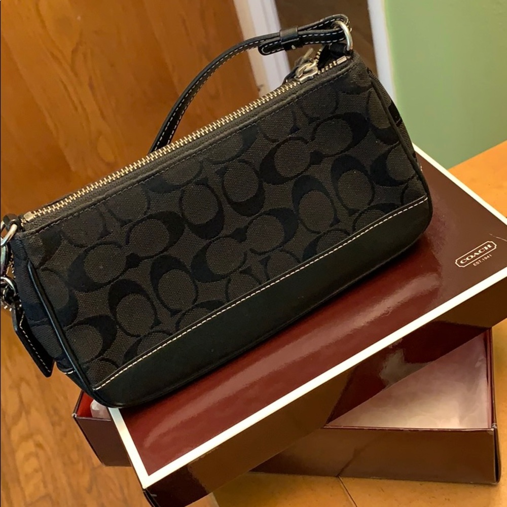 Mini Coach purse ~good condition ~